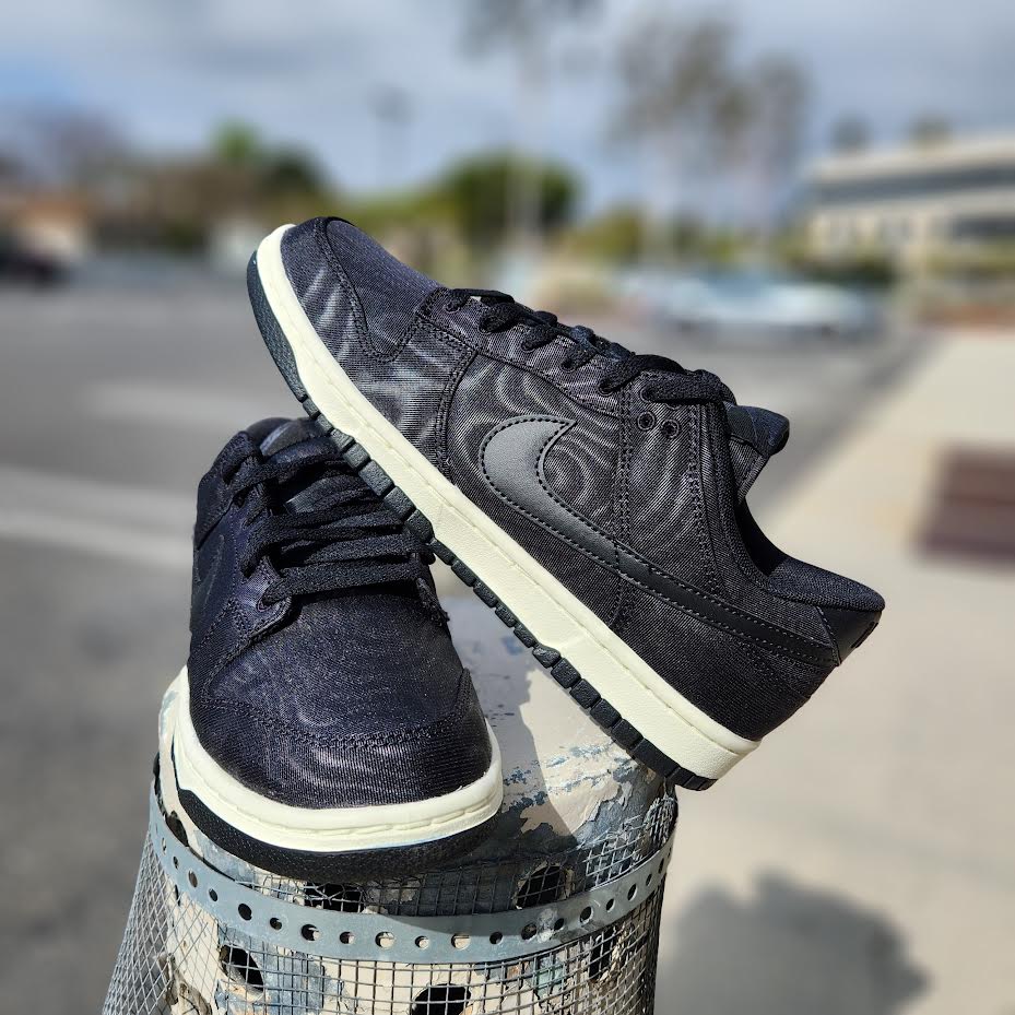 Nike Dunk Low WMNS Black Suede