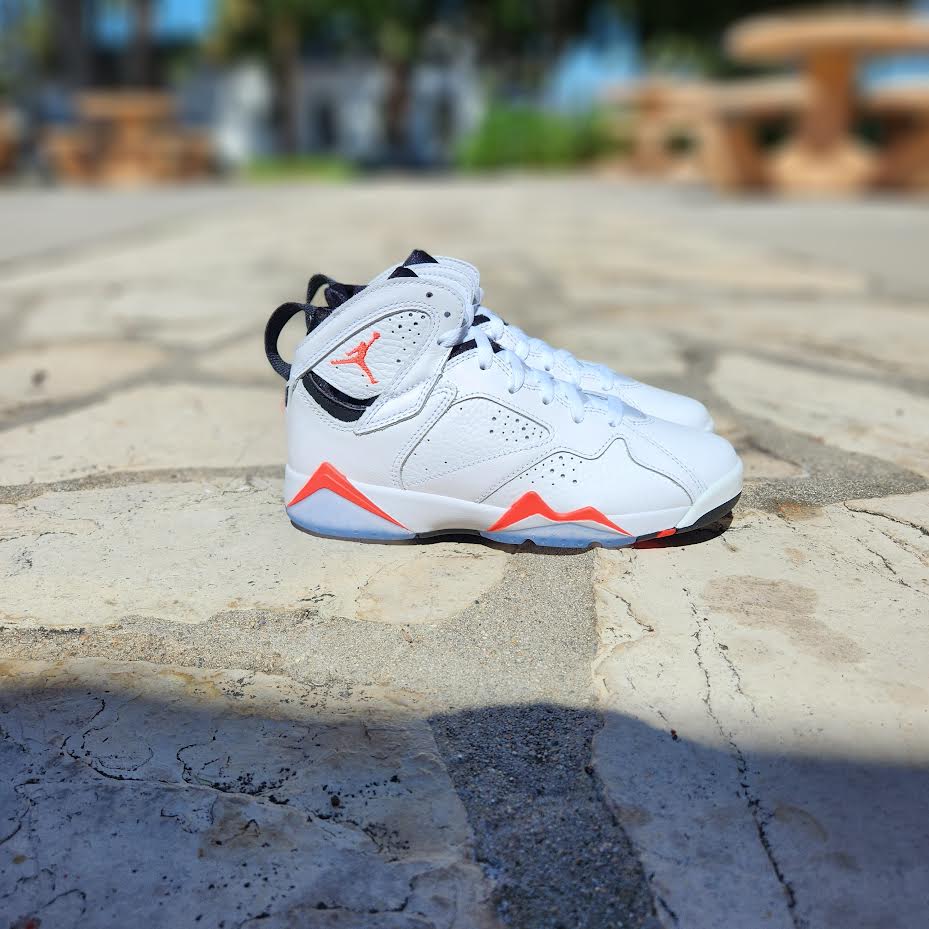 Retro 7 white online