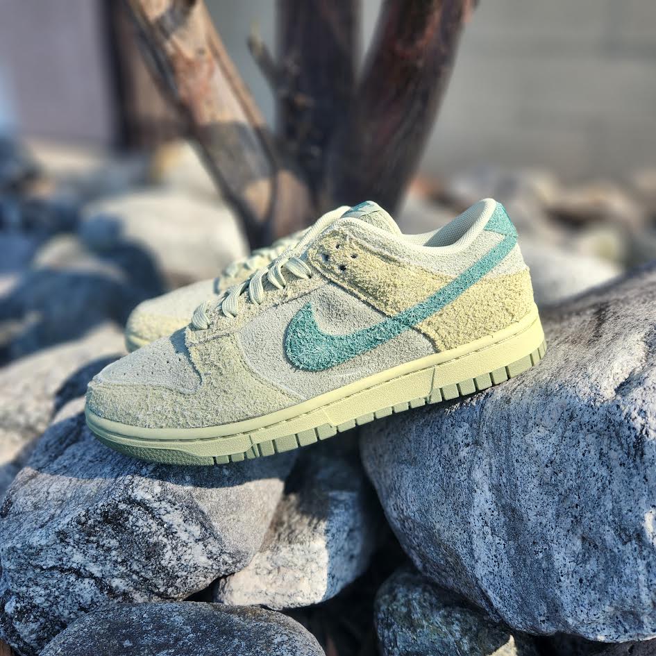 W Nike Dunk Low Olive Aura