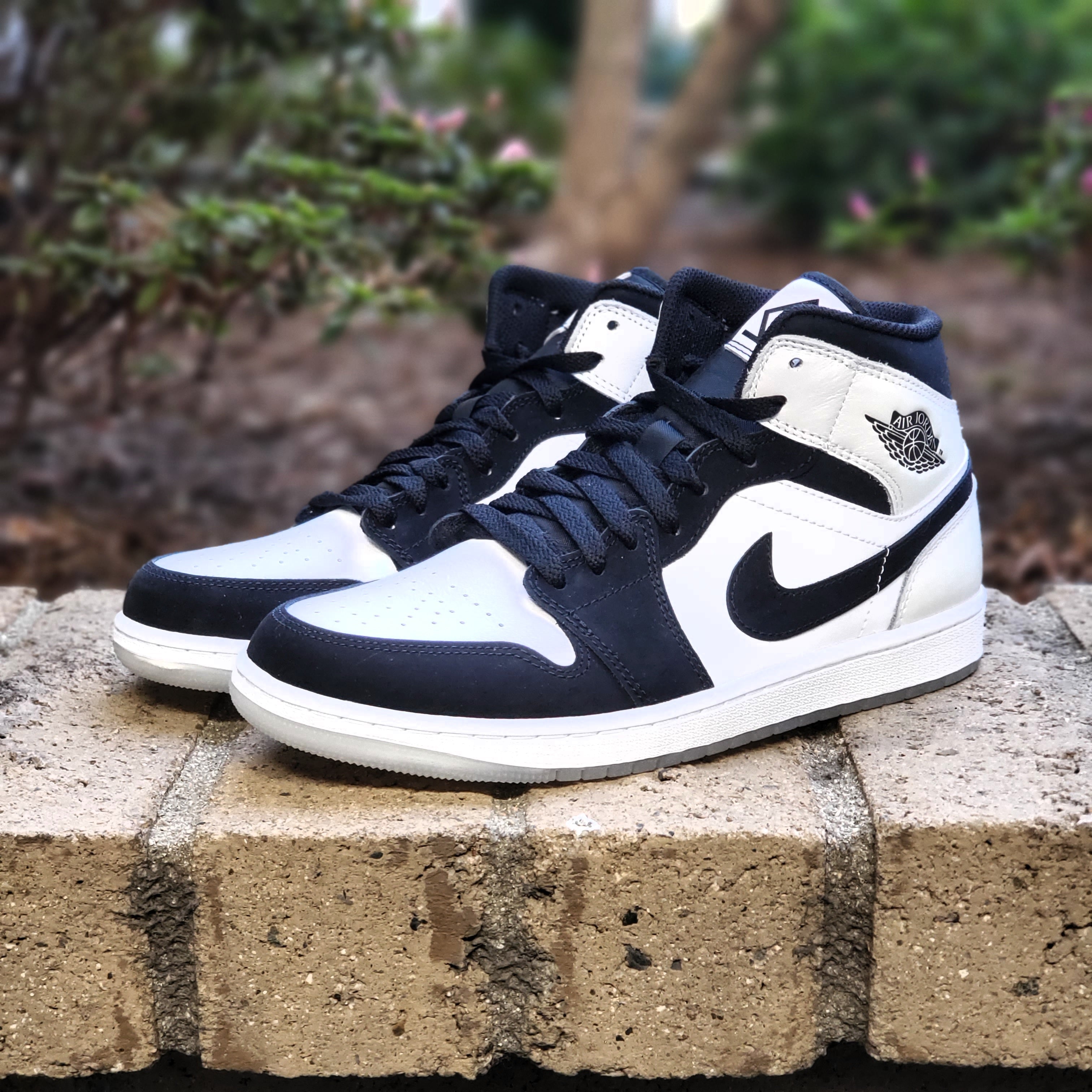 KICKS CREW - Air Jordan 1 Mid SE 'Diamond' DH6933 - Jordan 3 Blue Cement  Collection - 100