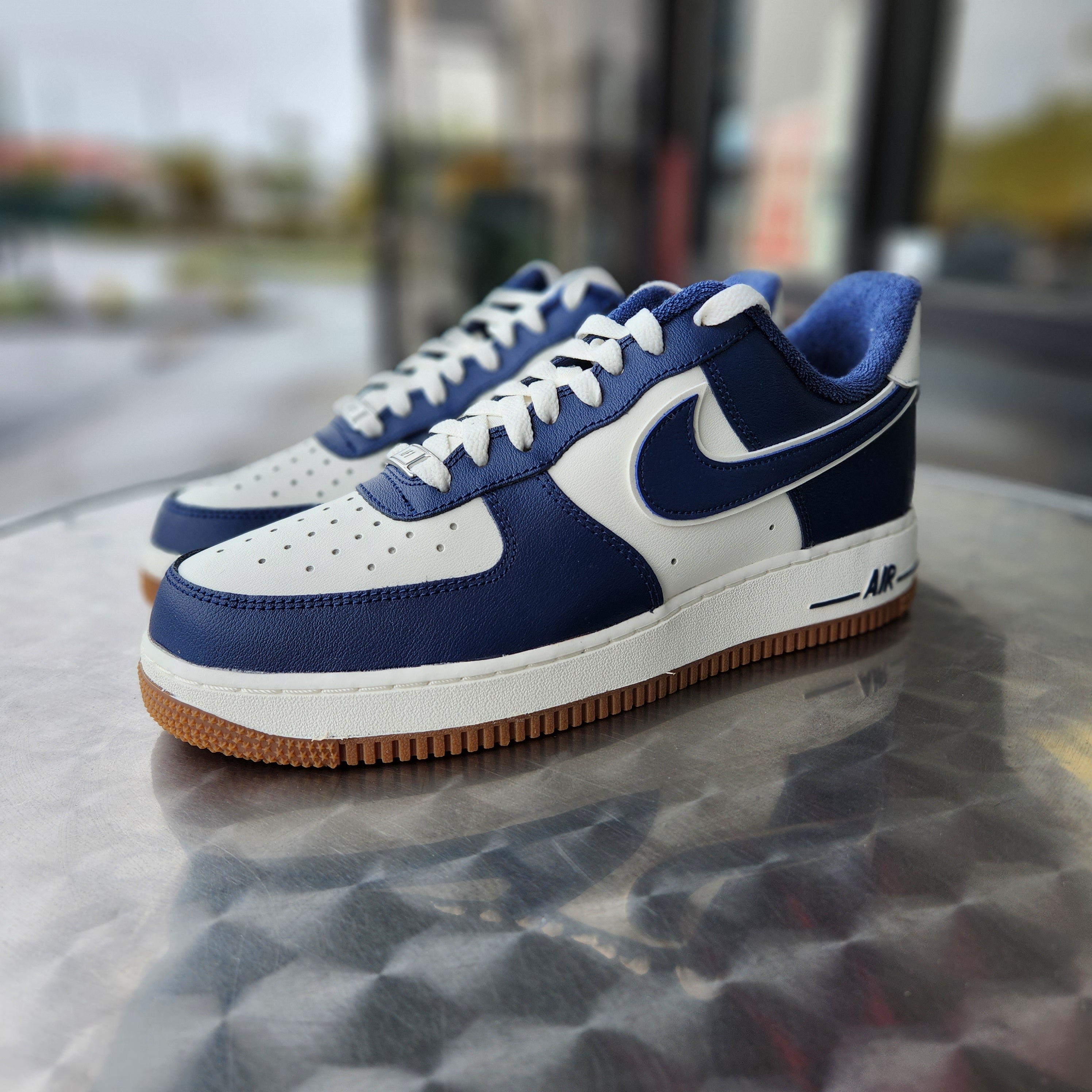 Nike Air Force 1 07 LV8 Mens Basketball Shoes Navy Blue White DQ7659-101 –  Shoe Palace