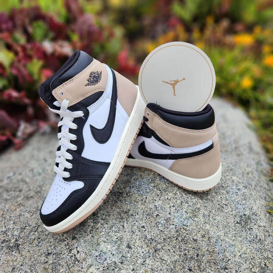 W Air Jordan 1 Retro High OG 'Latte'