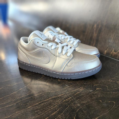 WMNS AIR JORDAN 1 LOW SE