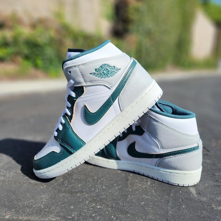 Air jordan 1 green and white on sale