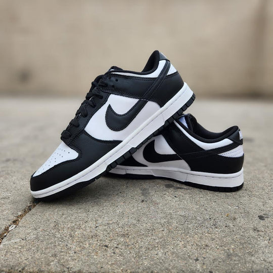 Nike cheapest Dunk Low Retro / Panda