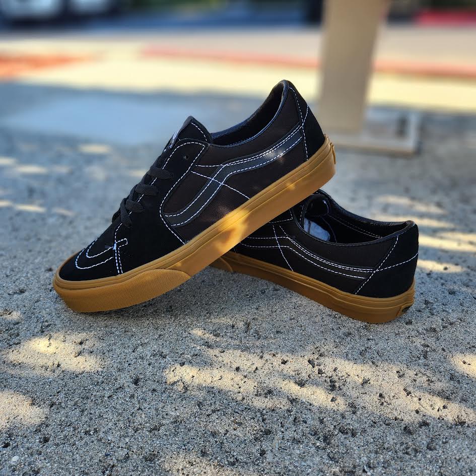 Mens black vans gum sole hotsell