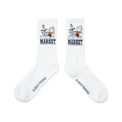 MARKET PEANUTS SNOOPY CHARLIE DANCE SOCKS ECRU