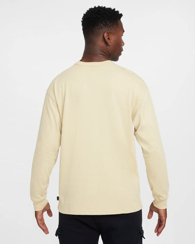 Nike Sportswear Premium Essentials Long-Sleeve T Shirt