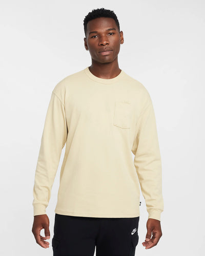 Nike Sportswear Premium Essentials Long-Sleeve T Shirt