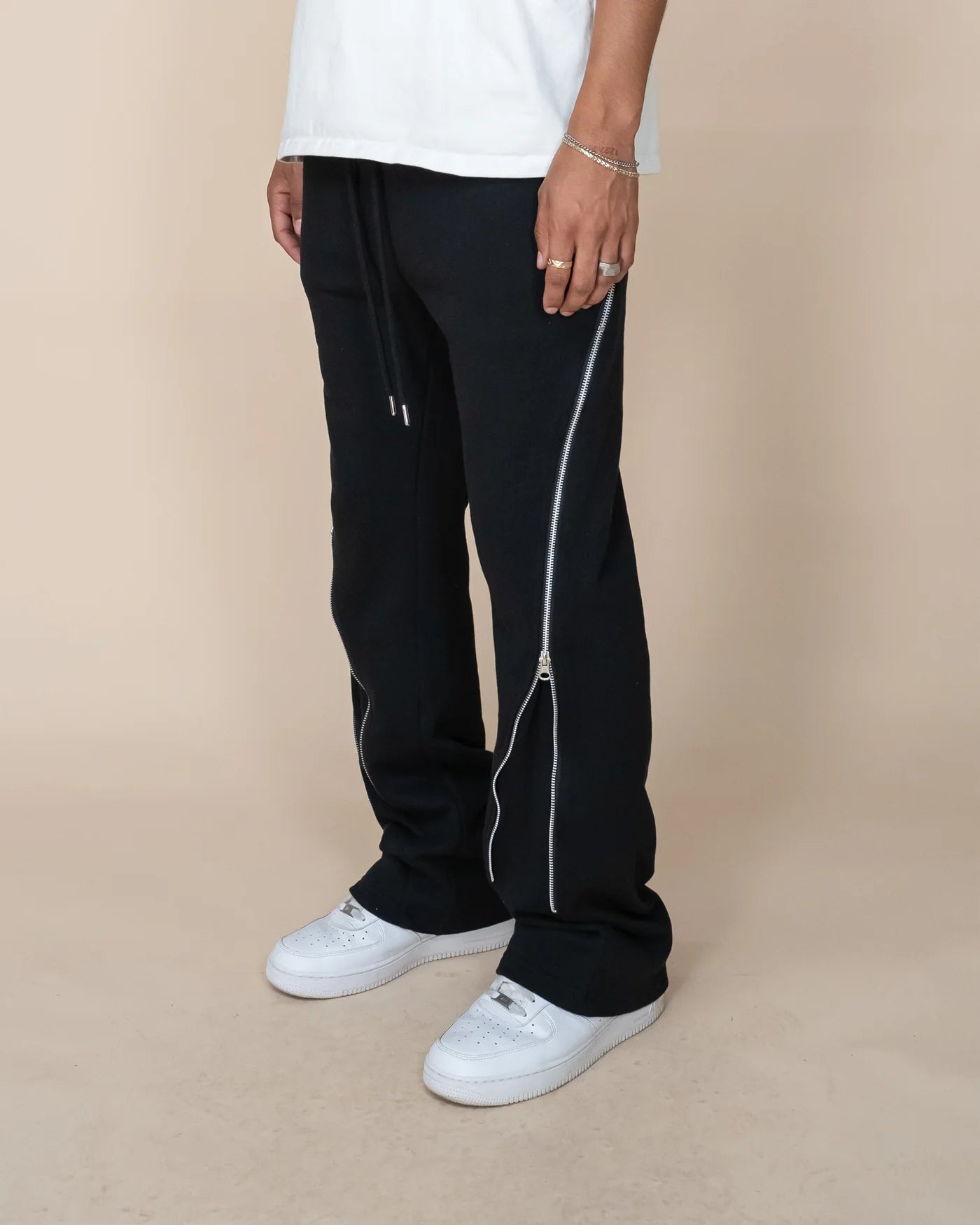 EPTM ZIP FLARED SWEATPANTS BLACK