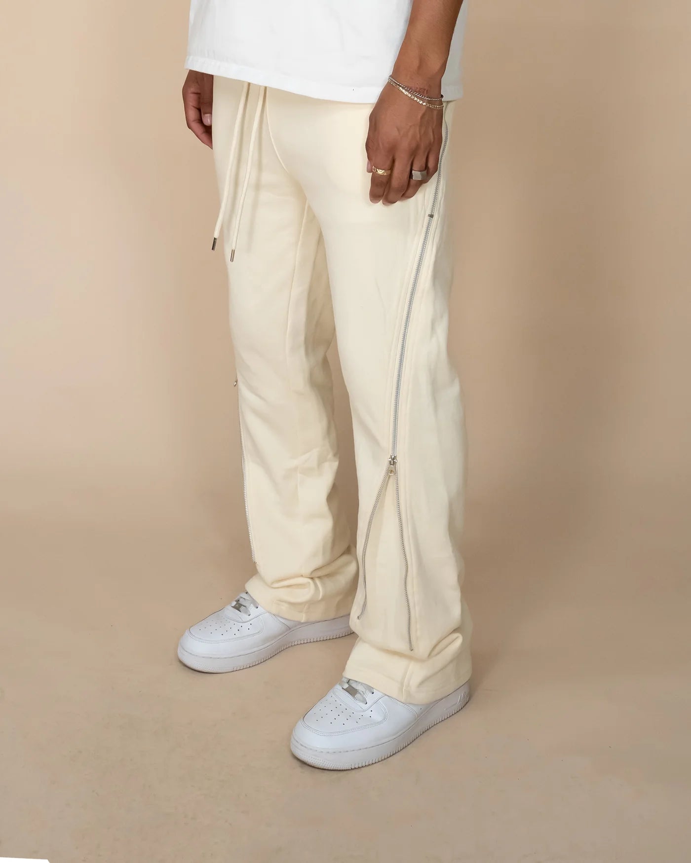 EPTM ZIP FLARED SWEATPANTS CREAM