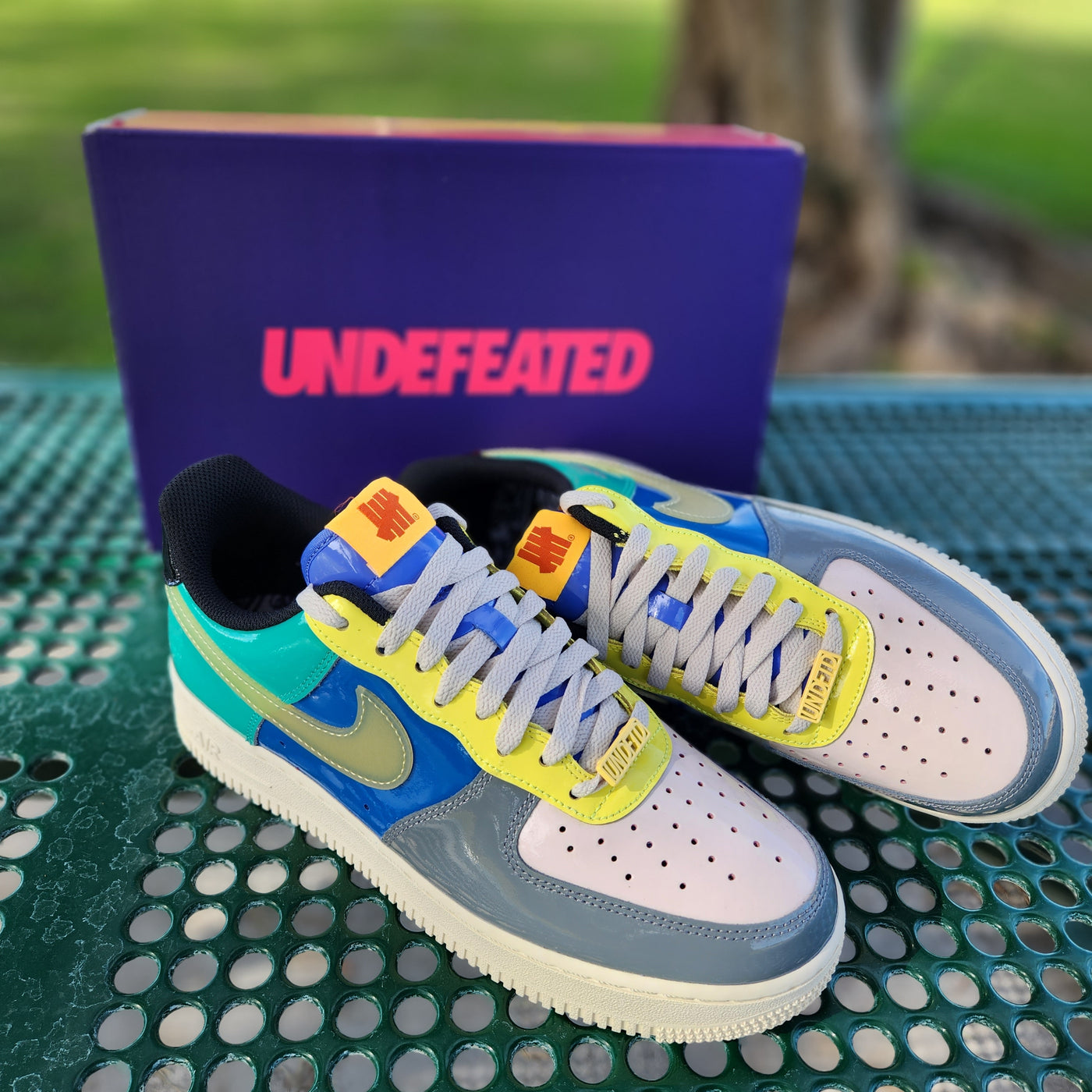 UNDEFEATED X NIKE AIR FORCE 1 LOW SP - SMOKEGREY/ GOLD/ MULTI