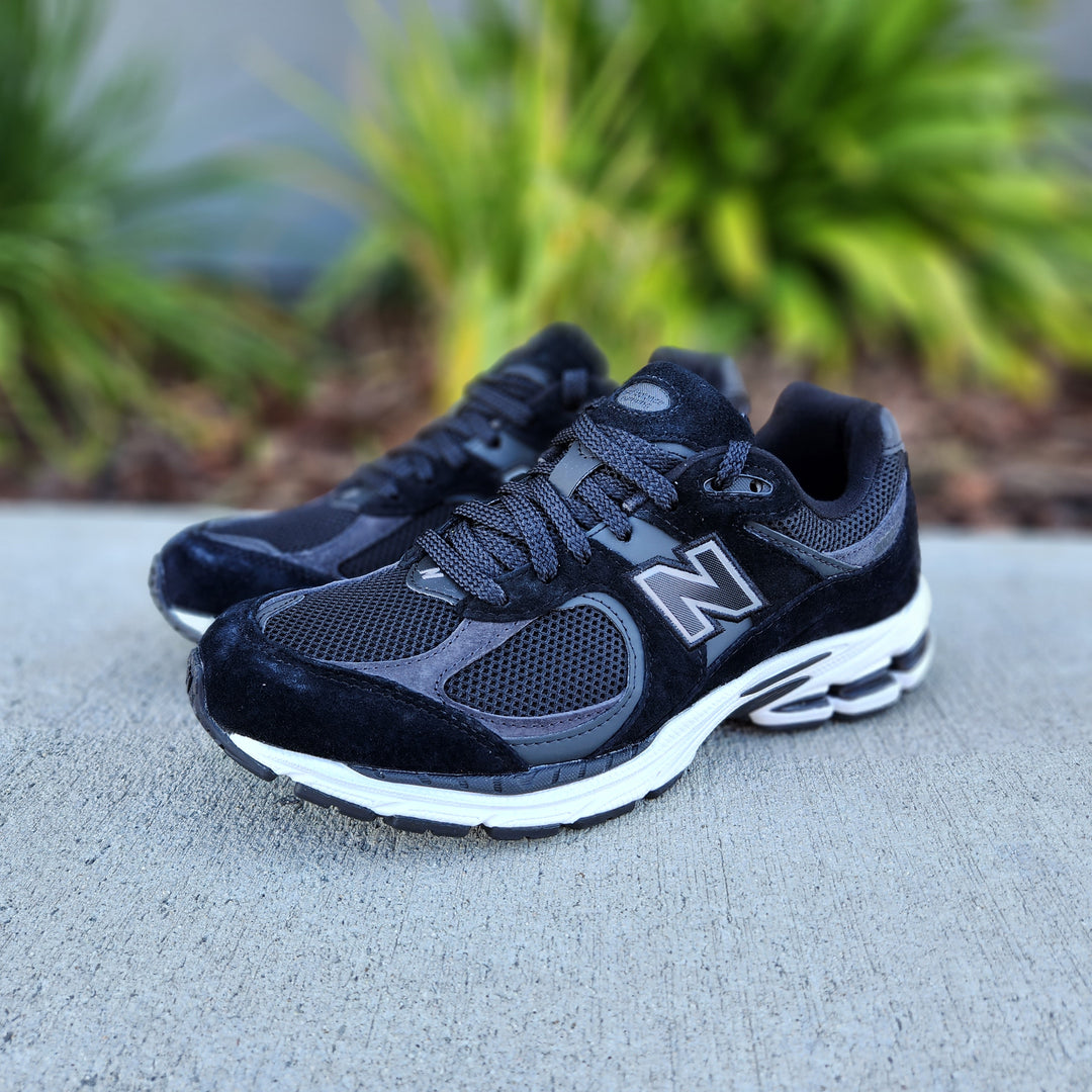 New Balance 2002R Black Gunmetal PRIVATE SNEAKERS